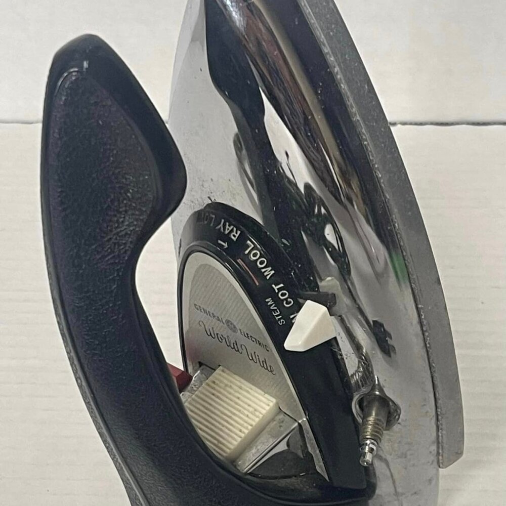 Vintage General Electric Iron World Wide Travel Cloth Cord ~ WORKS GREAT.